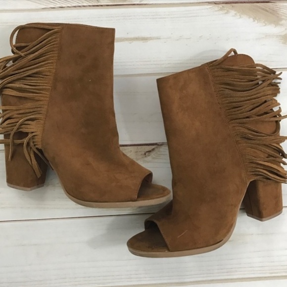DV by Dolce Vita Shoes - DV Suede camel booties - Sz. 9.5